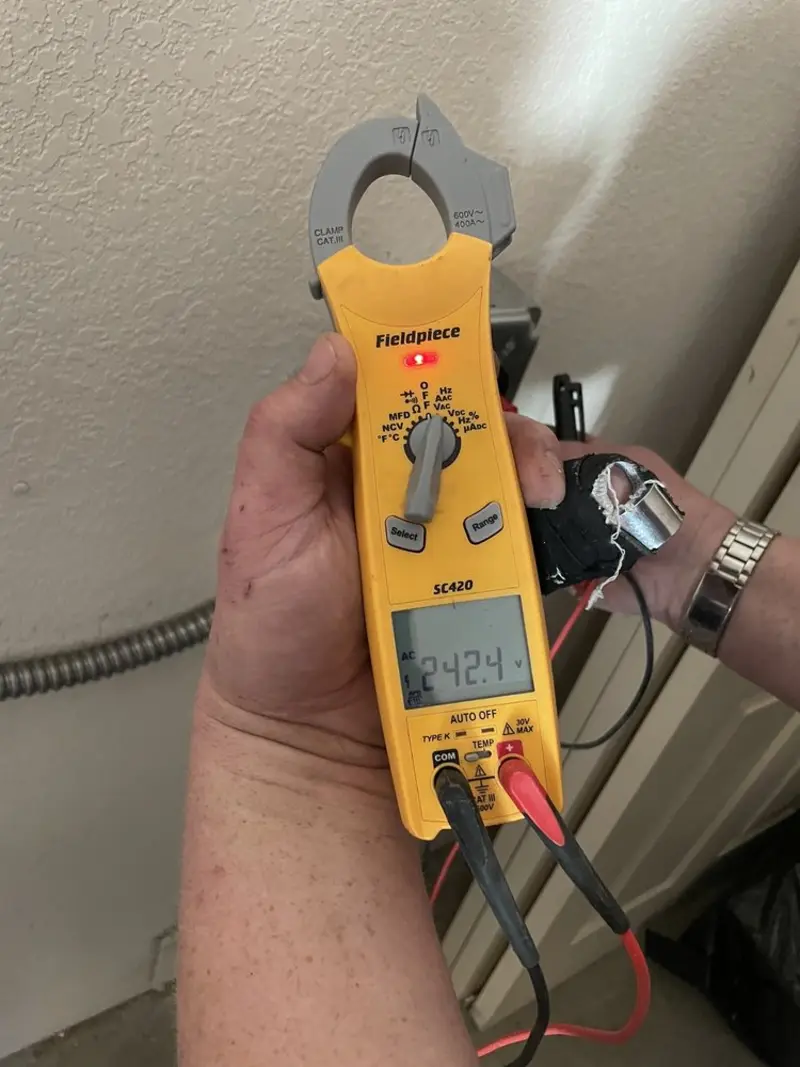 Voltage testing with clamp meter during Circuit Breaker Repair in Mahanoy City